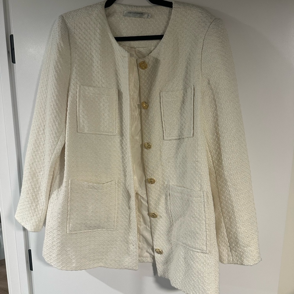 Long light tweed blazer